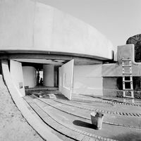 Auromodel houses under construction